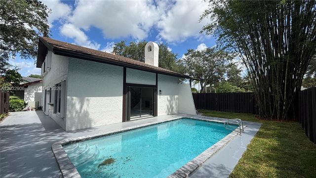 49 Forest Circle, Cooper City, FL 33026