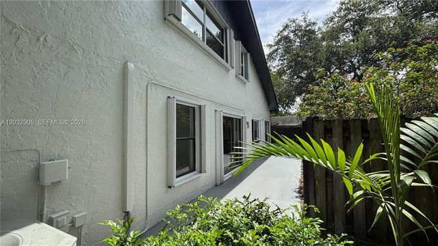 49 Forest Circle, Cooper City, FL 33026