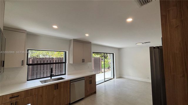 49 Forest Circle, Cooper City, FL 33026