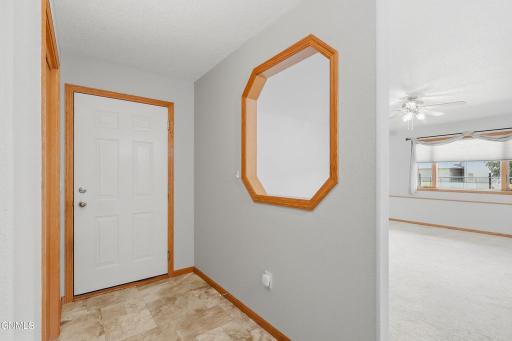 3554 19th Street, Bismarck, ND 58503 photo 4