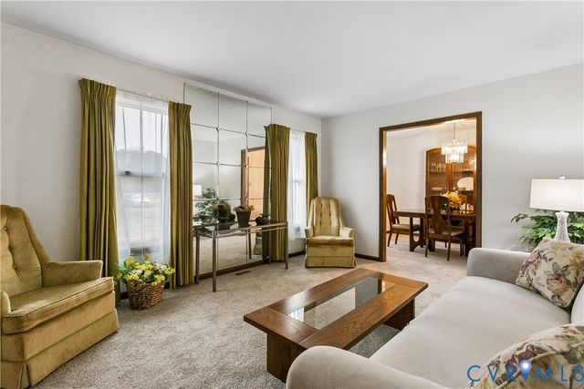 8950 Cook Dr, Hayes, VA 23072