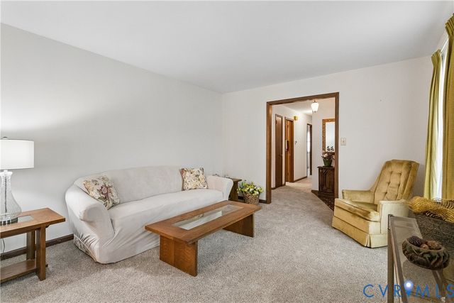 8950 Cook Dr, Hayes, VA 23072