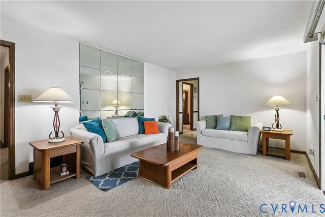 8950 Cook Dr, Hayes, VA 23072