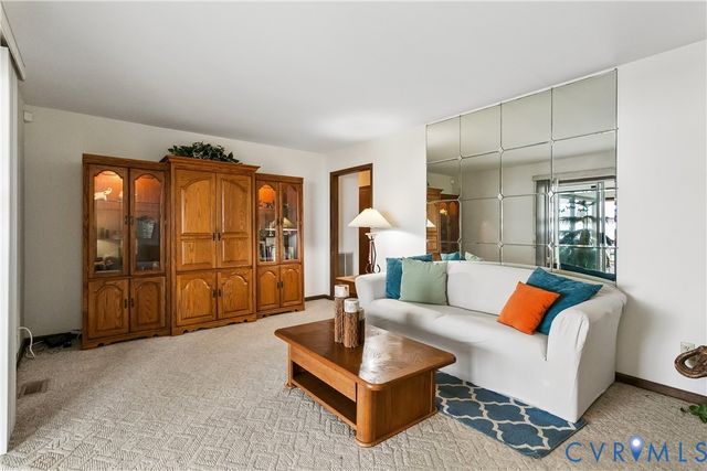 8950 Cook Dr, Hayes, VA 23072