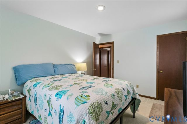 8950 Cook Dr, Hayes, VA 23072