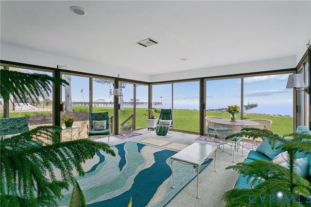 8950 Cook Dr, Hayes, VA 23072