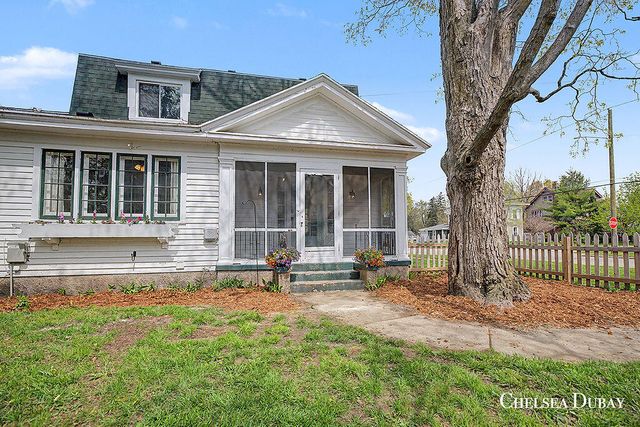 424 Lincoln Lake, Lowell, MI 49331