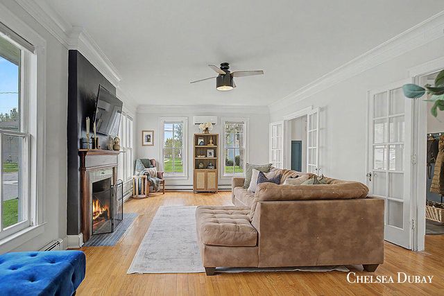 424 Lincoln Lake, Lowell, MI 49331