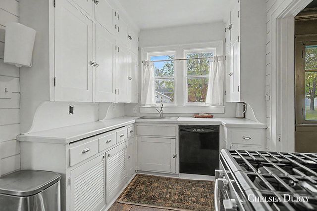 424 Lincoln Lake, Lowell, MI 49331