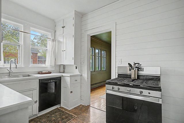 424 Lincoln Lake, Lowell, MI 49331