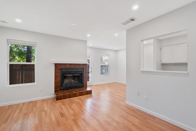 8703 Schick RD A, Austin, TX 78729