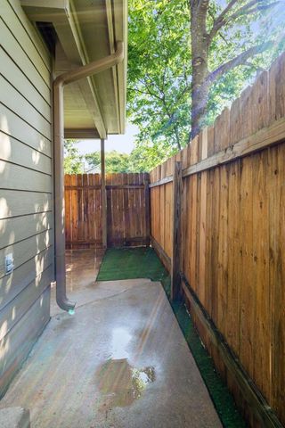 8703 Schick RD A, Austin, TX 78729