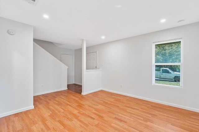 8703 Schick RD A, Austin, TX 78729