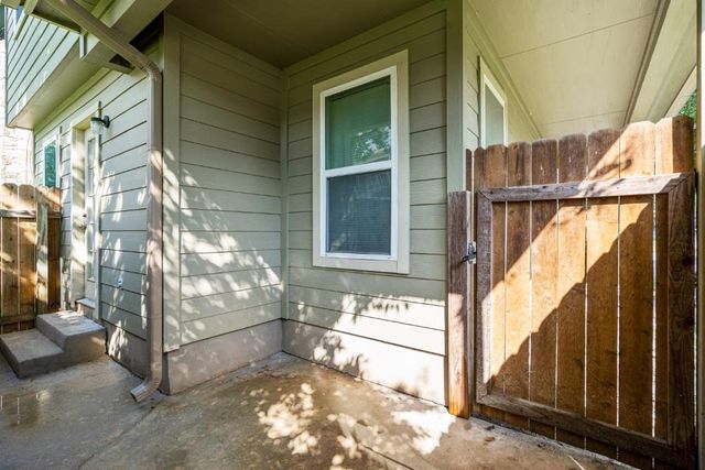 8703 Schick RD A, Austin, TX 78729