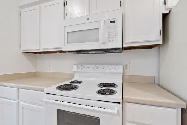 8703 Schick RD A, Austin, TX 78729