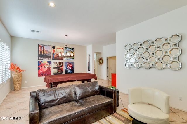 2037 W PERIWINKLE Way, Chandler, AZ 85248