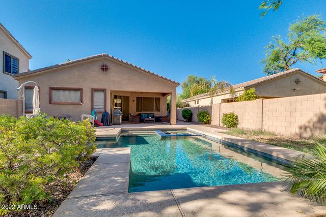 2037 W PERIWINKLE Way, Chandler, AZ 85248