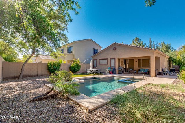 2037 W PERIWINKLE Way, Chandler, AZ 85248