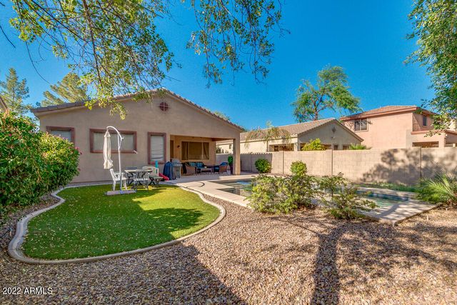 2037 W PERIWINKLE Way, Chandler, AZ 85248