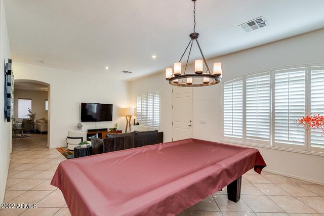 2037 W PERIWINKLE Way, Chandler, AZ 85248