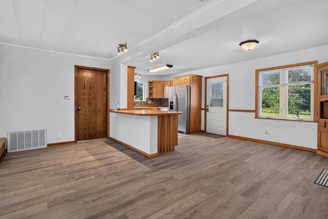 904 Cottage Row Lane, Cedar Falls, IA 50613