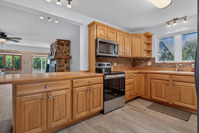 904 Cottage Row Lane, Cedar Falls, IA 50613