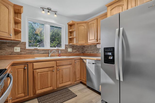 904 Cottage Row Lane, Cedar Falls, IA 50613