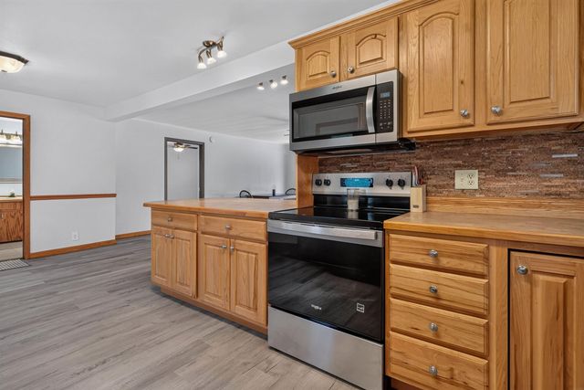 904 Cottage Row Lane, Cedar Falls, IA 50613