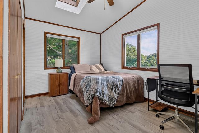 904 Cottage Row Lane, Cedar Falls, IA 50613