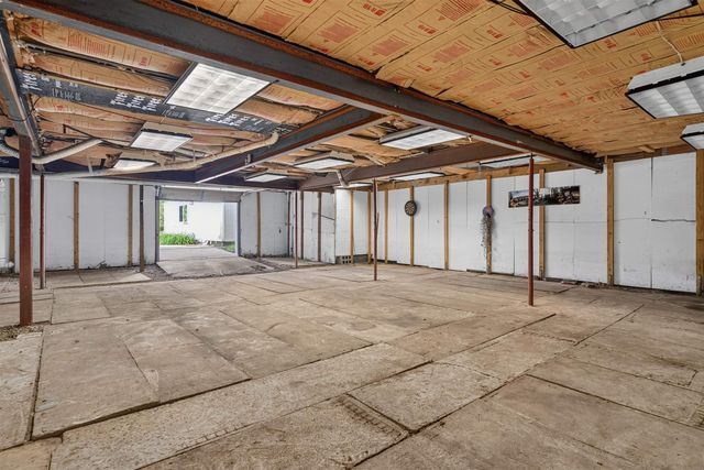904 Cottage Row Lane, Cedar Falls, IA 50613