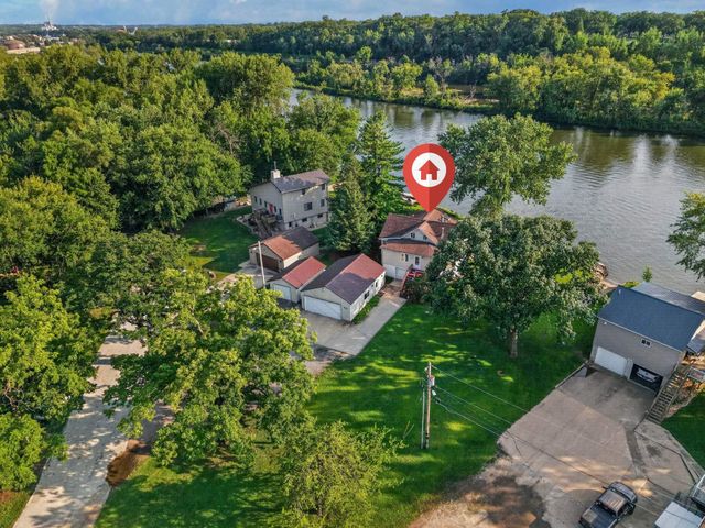904 Cottage Row Lane, Cedar Falls, IA 50613