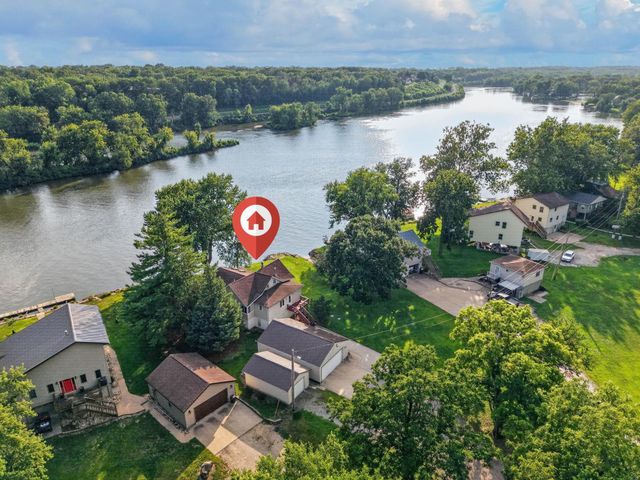 904 Cottage Row Lane, Cedar Falls, IA 50613