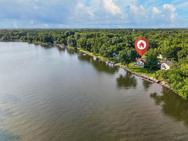 904 Cottage Row Lane, Cedar Falls, IA 50613