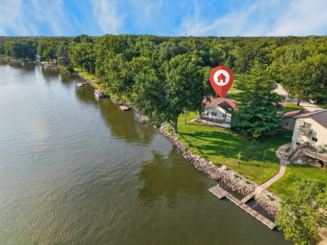 904 Cottage Row Lane, Cedar Falls, IA 50613