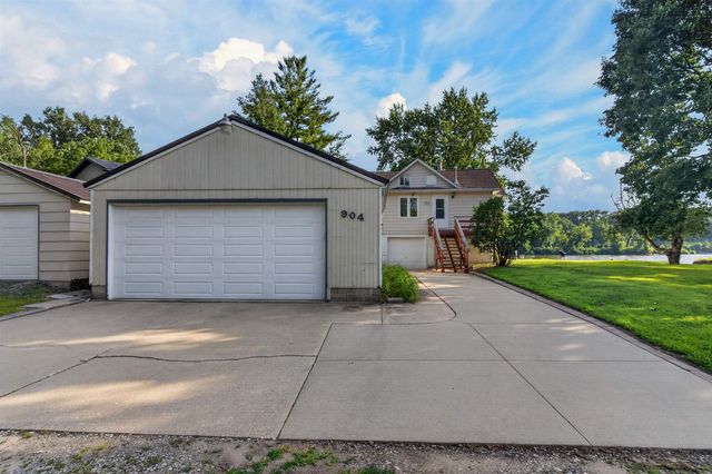 904 Cottage Row Lane, Cedar Falls, IA 50613