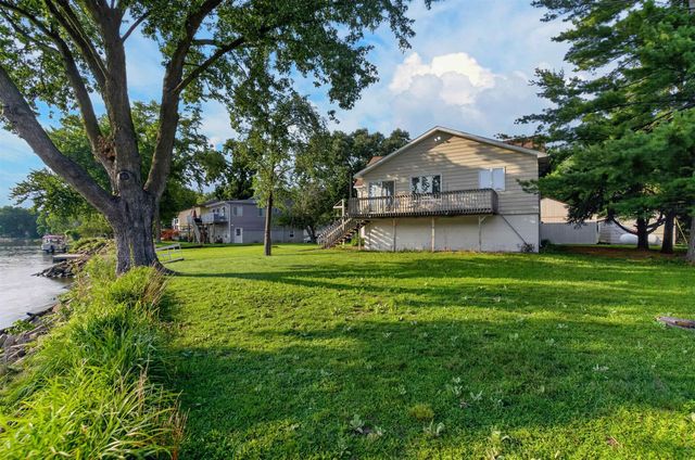 904 Cottage Row Lane, Cedar Falls, IA 50613