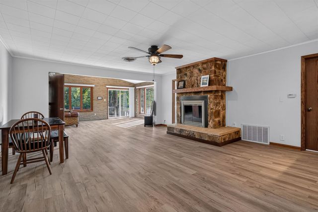 904 Cottage Row Lane, Cedar Falls, IA 50613
