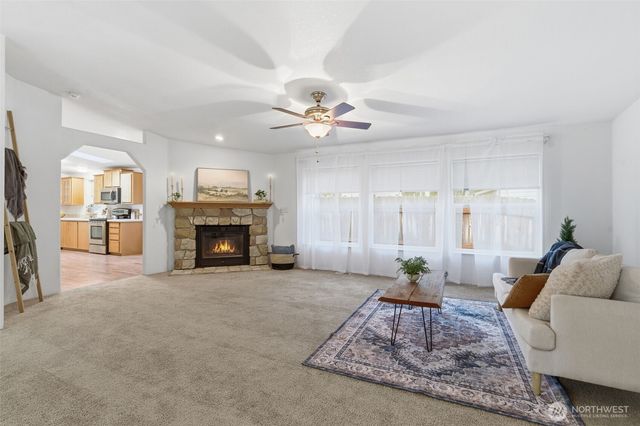 30 NE Lake Place, Tahuya, WA 98588