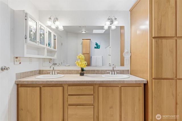 30 NE Lake Place, Tahuya, WA 98588