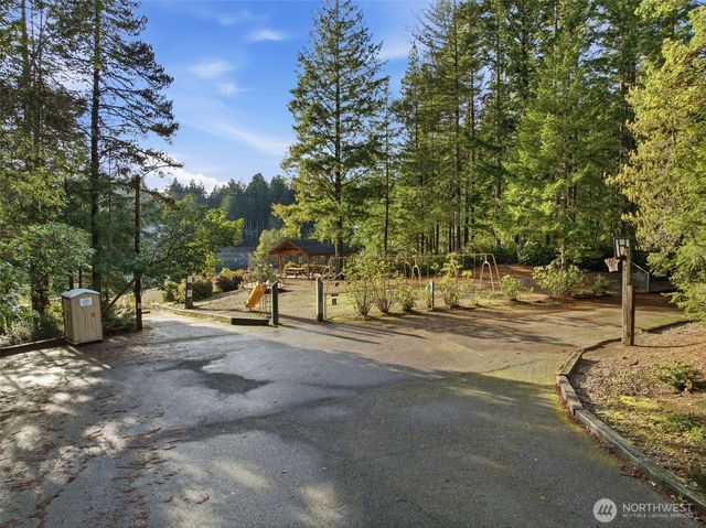 30 NE Lake Place, Tahuya, WA 98588