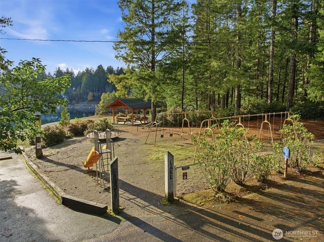 30 NE Lake Place, Tahuya, WA 98588