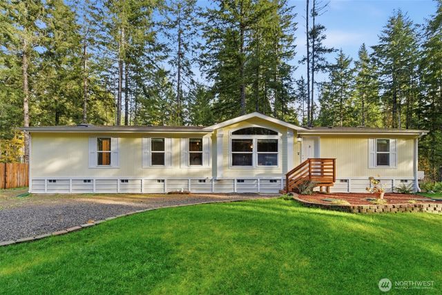 30 NE Lake Place, Tahuya, WA 98588