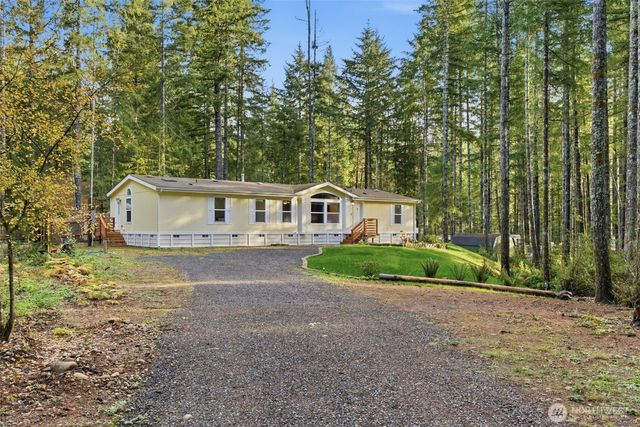 30 NE Lake Place, Tahuya, WA 98588