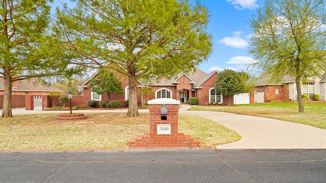 3608 Meadow Lane, Moore, OK 73160