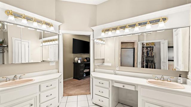 3608 Meadow Lane, Moore, OK 73160