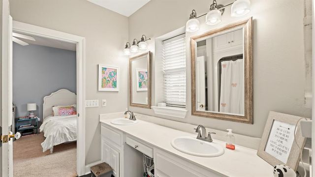 3608 Meadow Lane, Moore, OK 73160