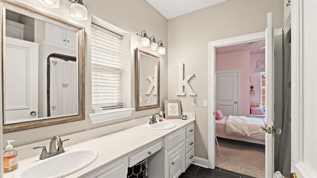 3608 Meadow Lane, Moore, OK 73160