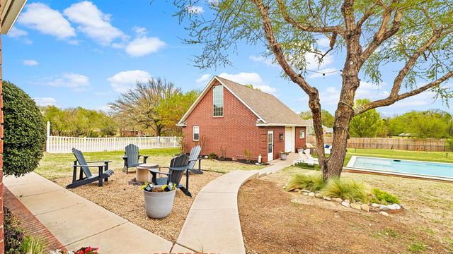 3608 Meadow Lane, Moore, OK 73160