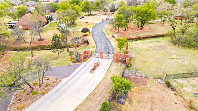 3608 Meadow Lane, Moore, OK 73160