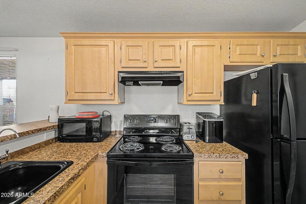 Image 16 of property listing at 834 S MERIDIAN Road 46, Apache Junction, AZ 85120